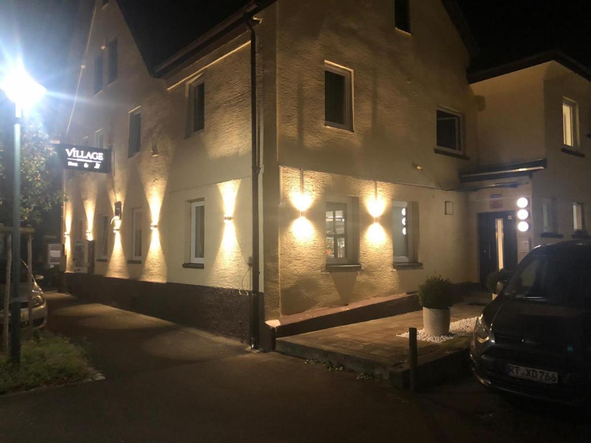 Village Bistro & Bar Fremdenzimmer Dettingen an der Erms Exterior foto